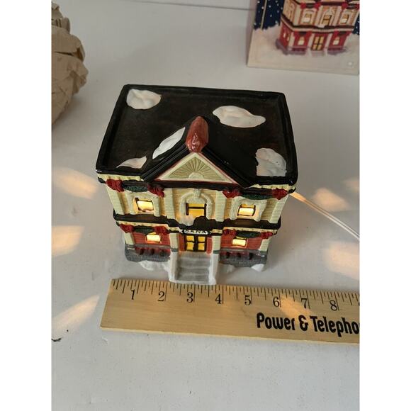 Vintage Victorian Village Collectibles BANK Hand Painted Porcelain Light Retired - Picture 6 of 12